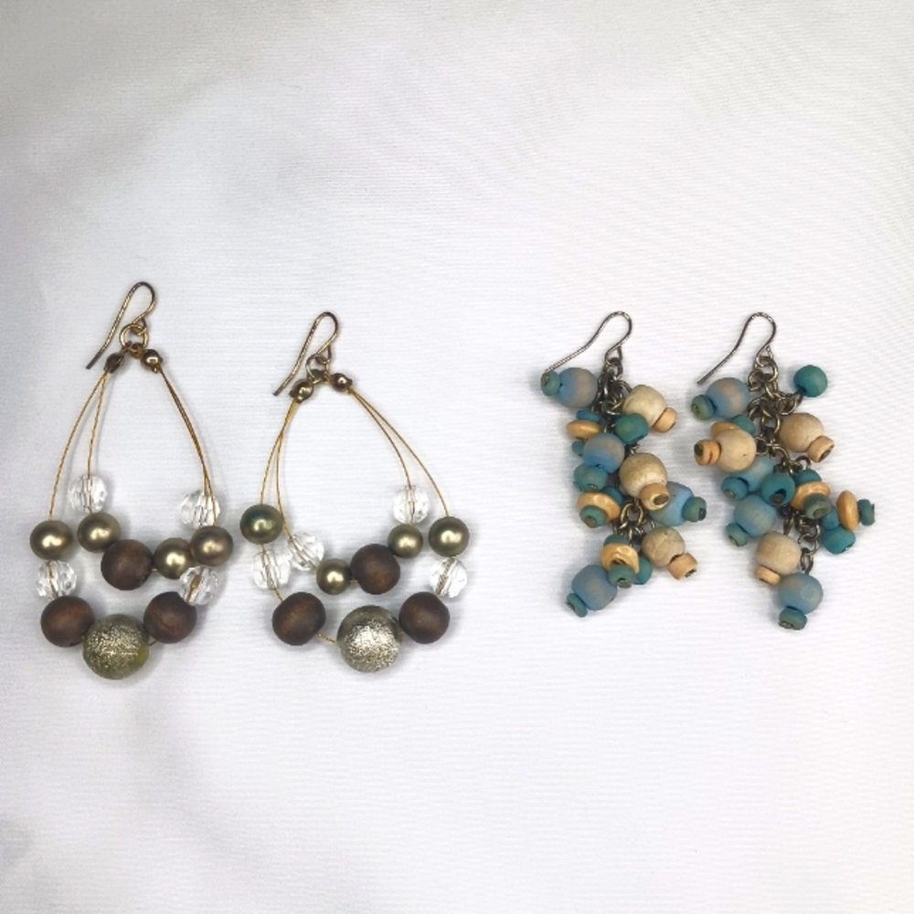Set of 2 Vintage Beaded Earrings.